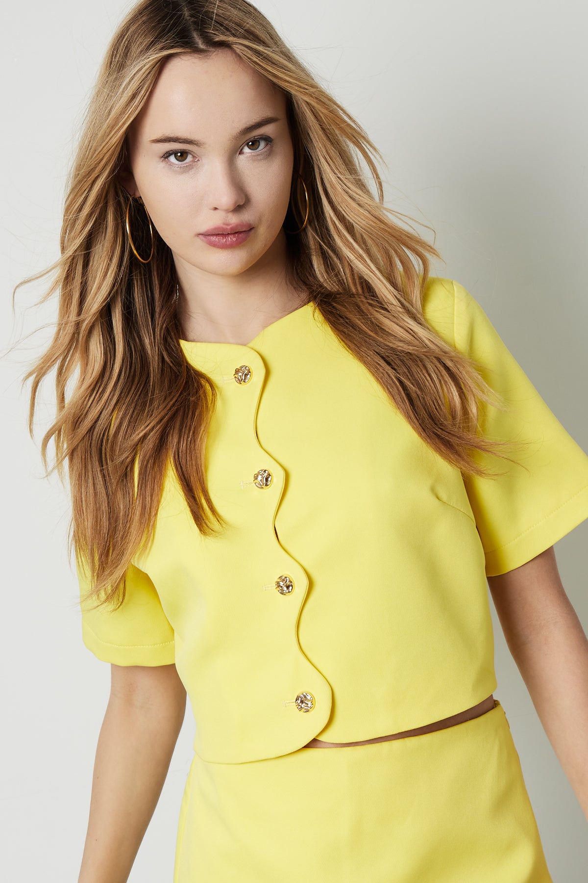 Polyester Vrouwen Korte Mouw Top Geknipte Stijl Gespeld Voorkant
